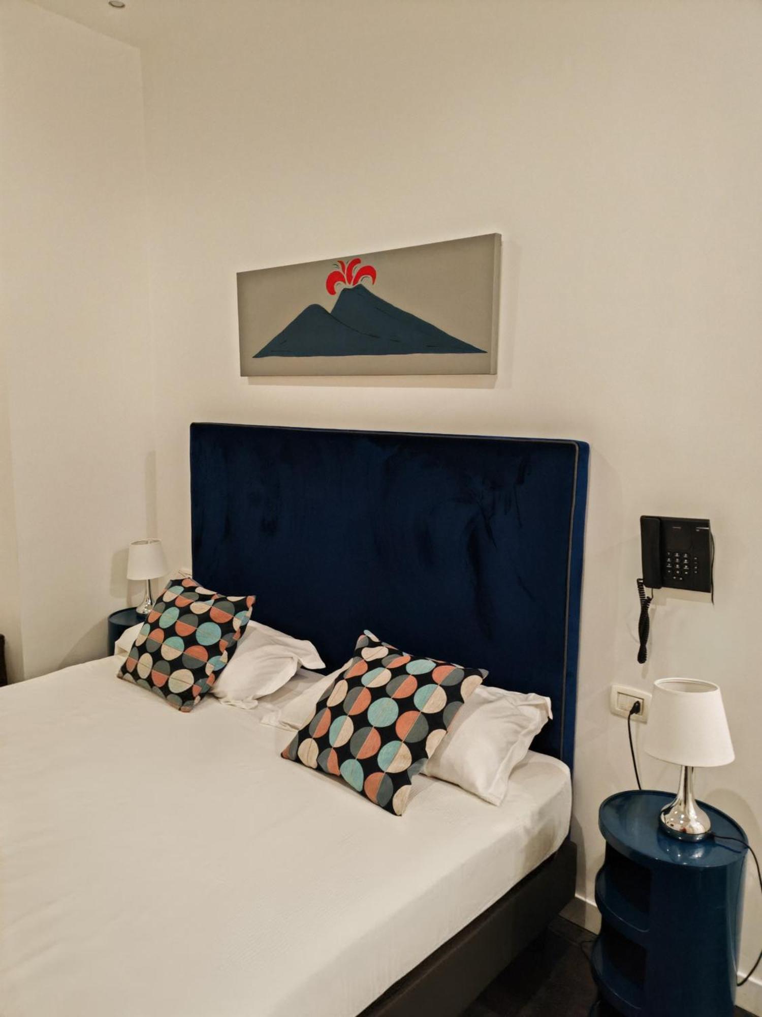 Art Street Hotel Naples Bilik gambar